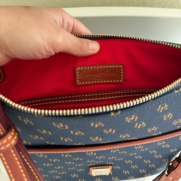 Dooney & Bourke Gretta Everyday Crossbody - Picture 6 of 10